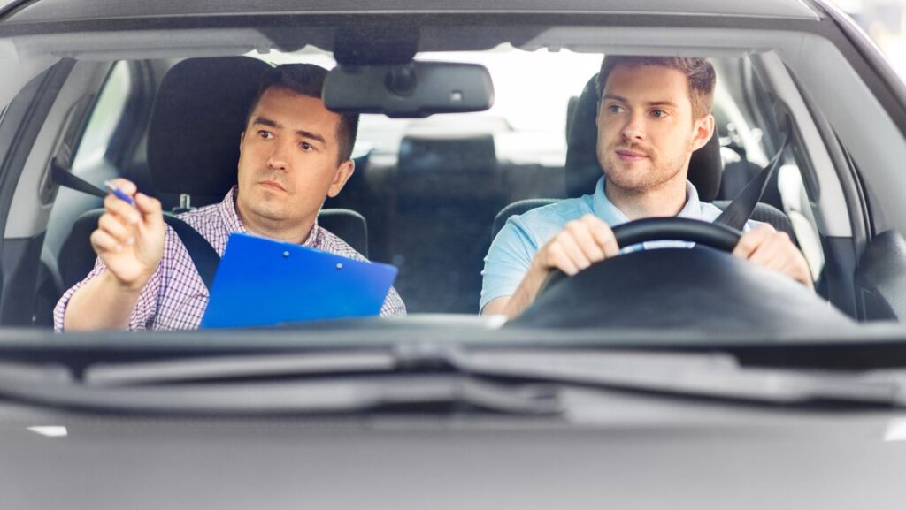 Driving School for Beginners: Pros and Cons – Is It Worth It for You ...